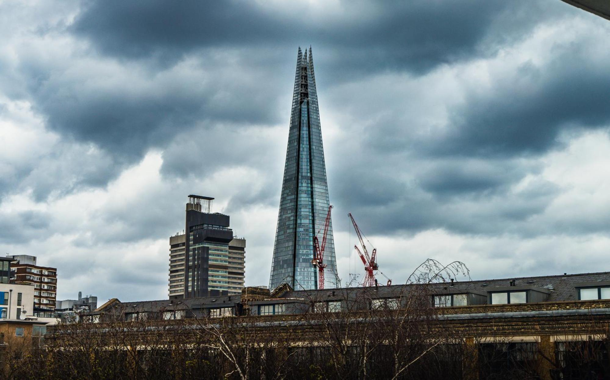 Апартаменты Shard View 2 Bed Entire Flat Лондон Экстерьер фото
