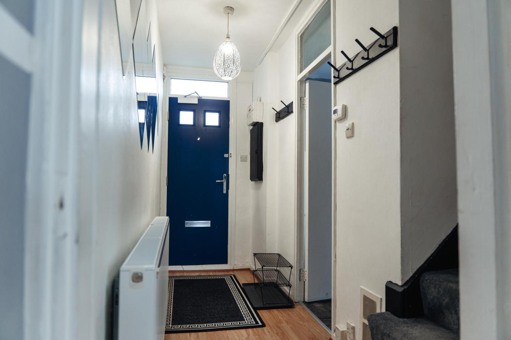 Апартаменты Shard View 2 Bed Entire Flat Лондон Экстерьер фото