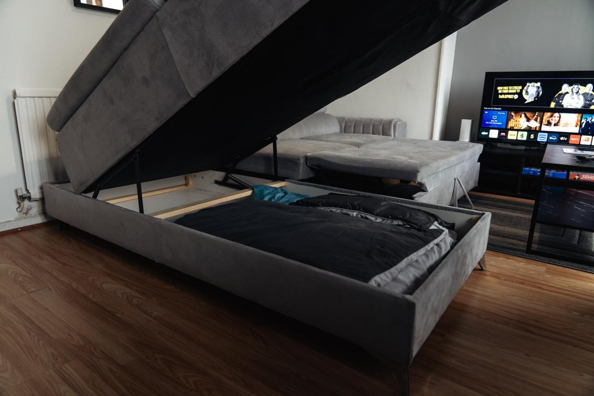 Апартаменты Shard View 2 Bed Entire Flat Лондон Экстерьер фото