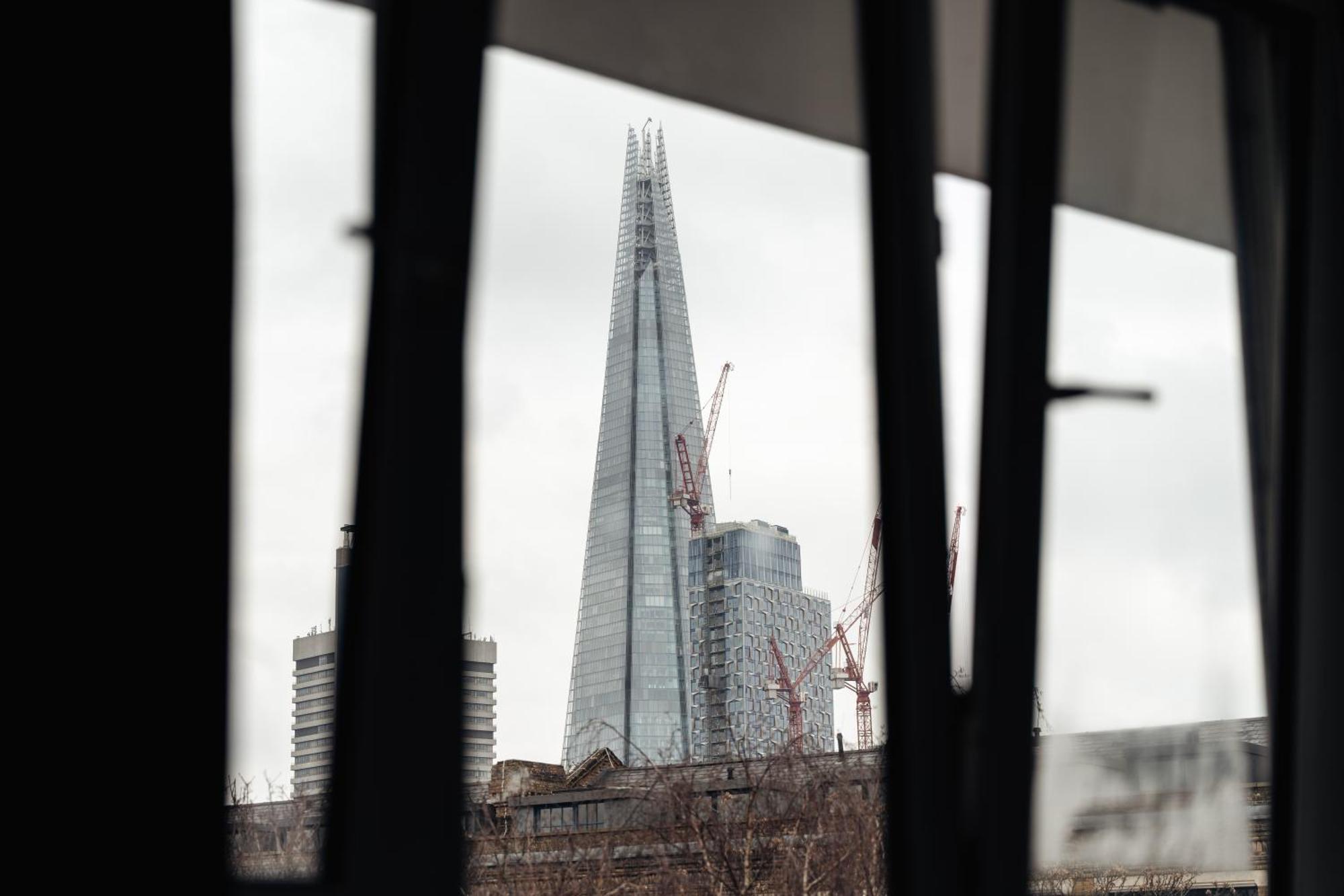 Апартаменты Shard View 2 Bed Entire Flat Лондон Экстерьер фото
